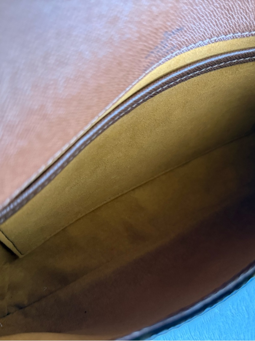 Louis Vuitton Musette Tango - Picture 8 of 8